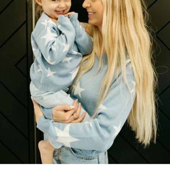 Ladies top - Picture 2 of 7